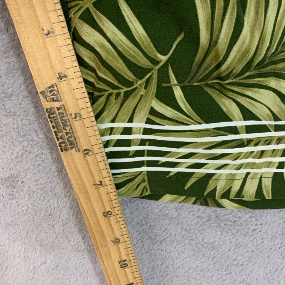 NWT Kirkland Signature Tropical Palm Swim Shorts Men's M Green Stretch Fabric